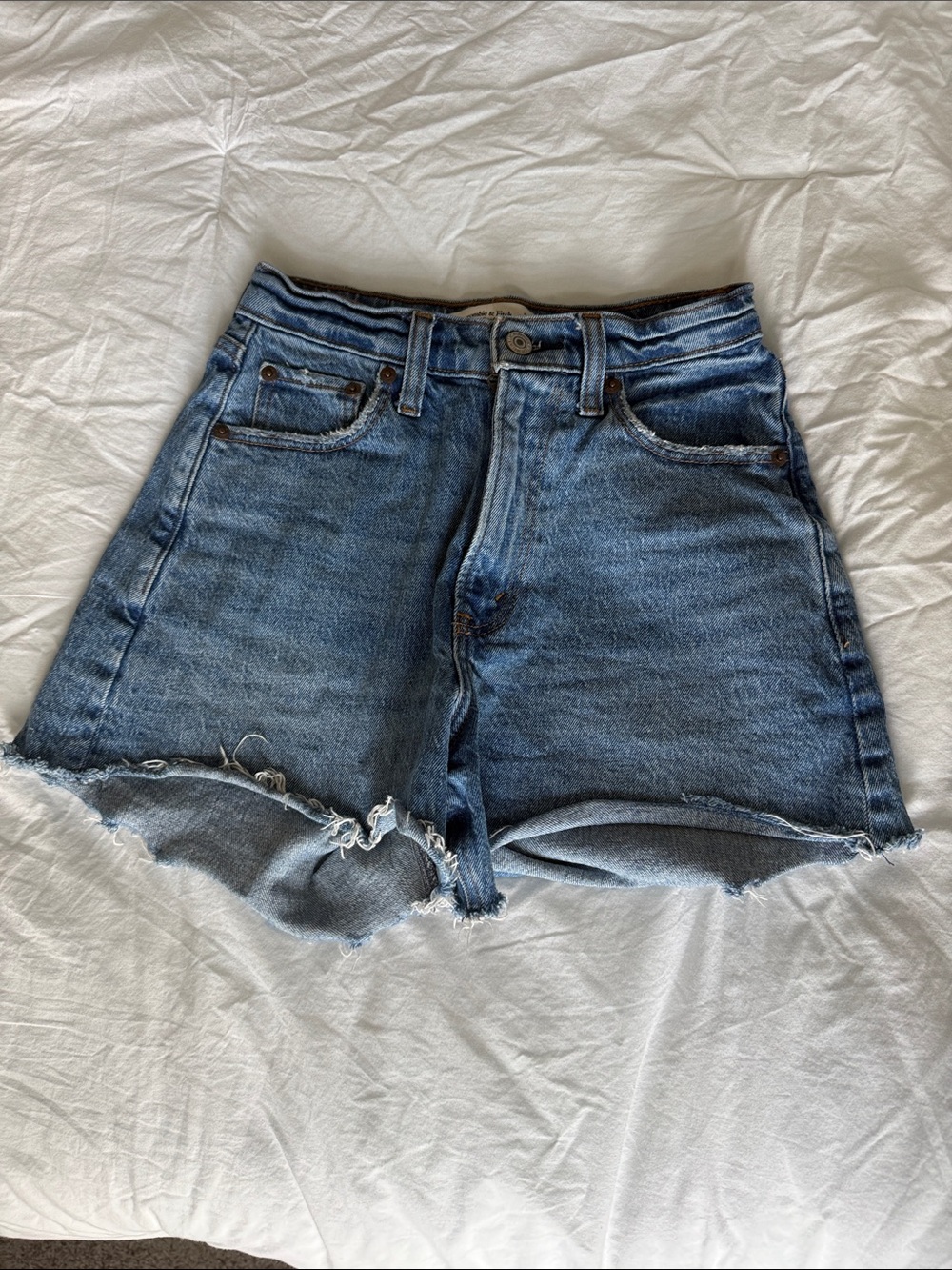 Abercrombie 90’s Relaxed Cutoff Short Curve Love High Rise 00/24/XS